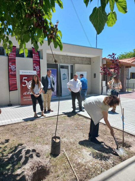 imagen La Sede San Rafael realizó una nueva plantación de árboles por el 50° aniversario