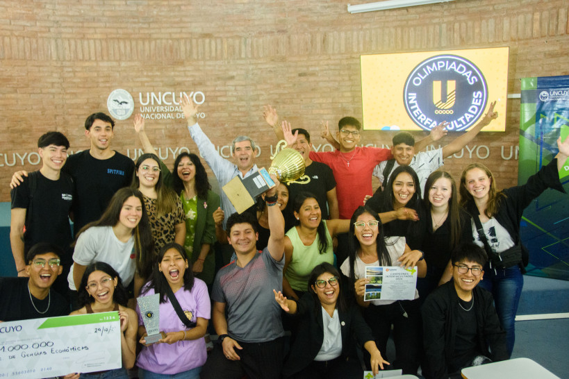 imagen Nuestra Facultad recibió el trofeo de las Olimpiadas Interfacultades 2024