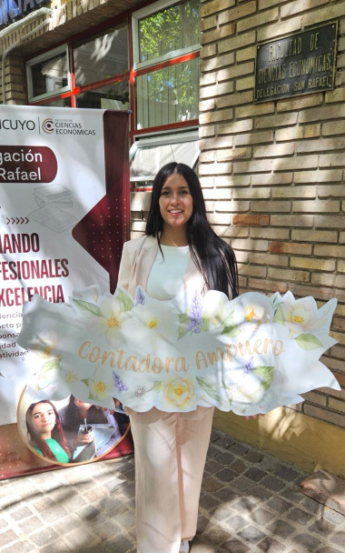 imagen La Facultad celebra a sus nuevos egresados/as