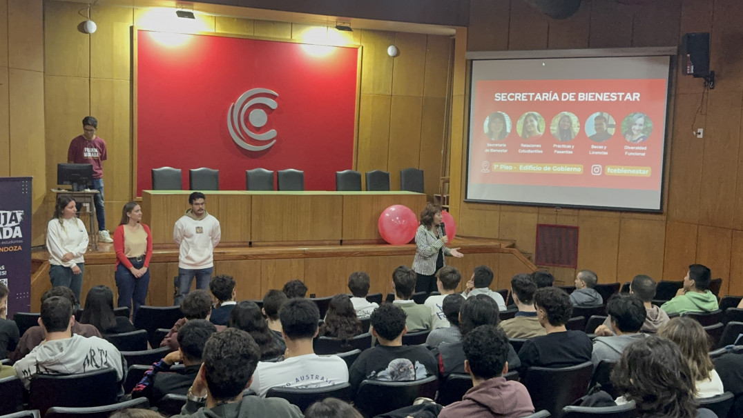 imagen La Facultad le dió la bienvenida a sus nuevos estudiantes