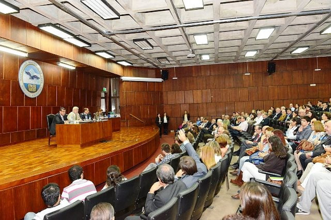 imagen La Asamblea Universitaria aceptó renuncia de la Vicerrectora