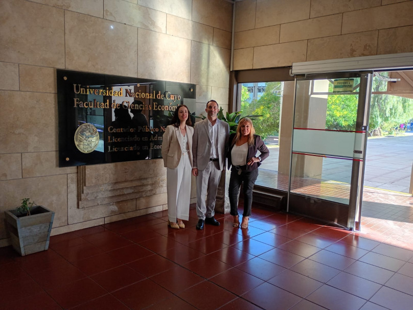 imagen El Doctorado en Ciencias Económicas tiene una nueva egresada