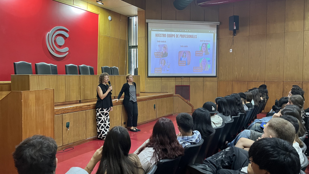 imagen La facultad recibió a sus nuevos estudiantes en las jornadas de Introducción a la Vida Universitaria