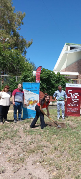 imagen Un nuevo árbol fue plantado por la Delegación de San Rafael