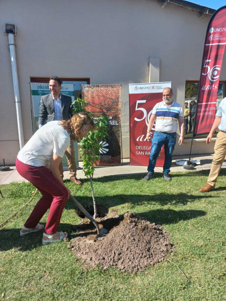 imagen La Delegación San Rafael realizó una nueva plantación de árboles