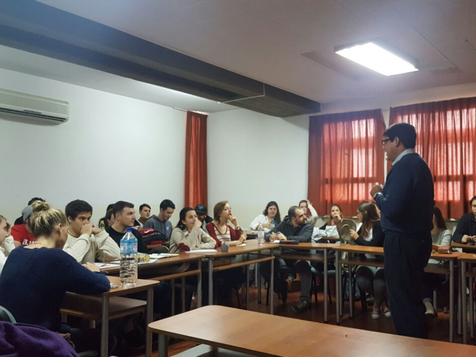 imagen Estudiantes de Belmont University y de la Facultad de Ciencias Económicas de la UNCuyo se encuentran realizando un programa cooperativo