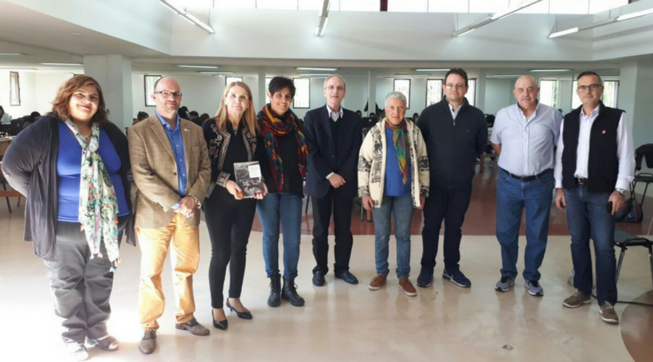 imagen Nuevos equipamientos tecnológicos y sistema de préstamos en la biblioteca de la Facultad de Ciencias Económicas