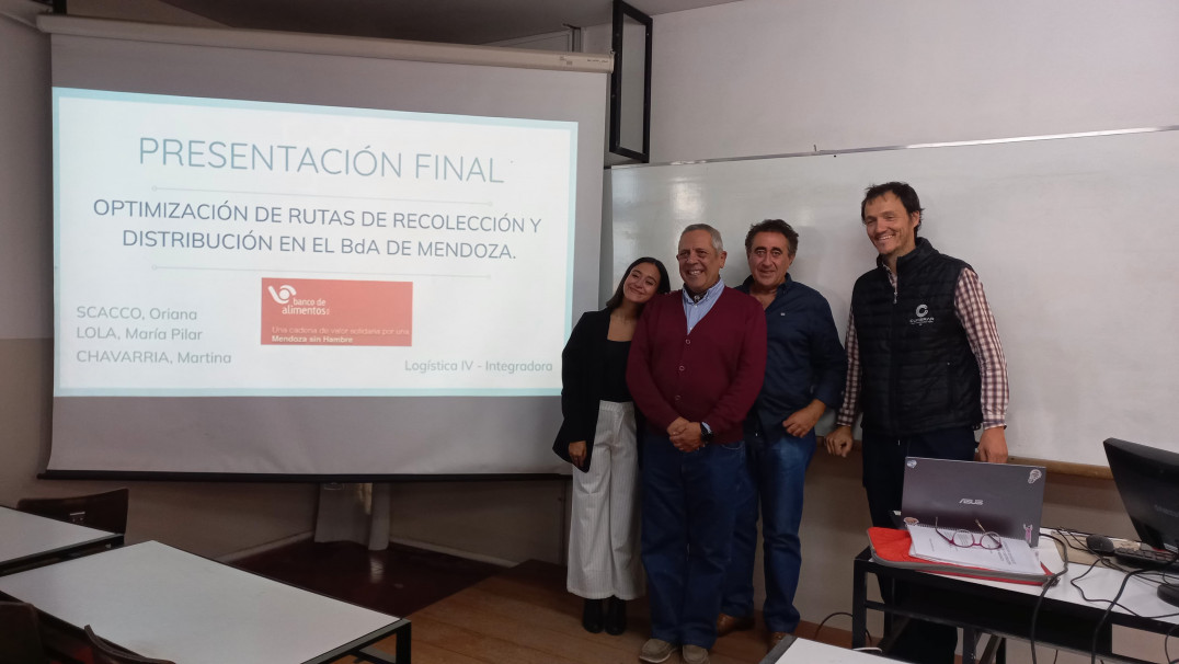 imagen La Facultad celebra a sus nuevos egresados/as