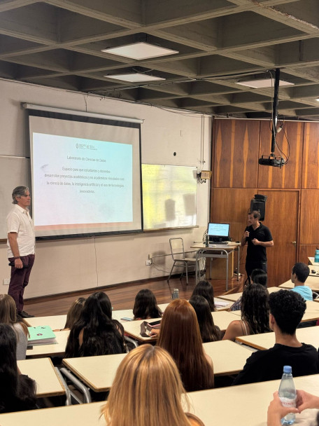 imagen Se presentaron los Laboratorios en Ciencia de Datos y Sostenibilidad en la Facultad