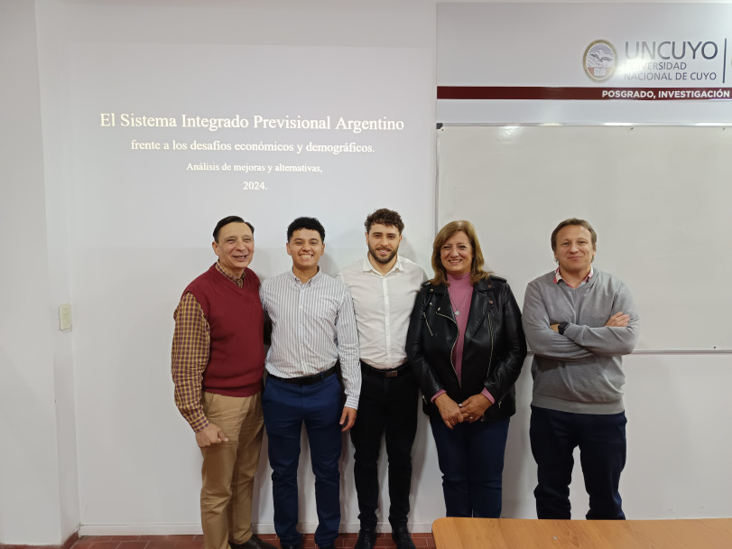 imagen La Facultad celebra a sus nuevos egresados/as