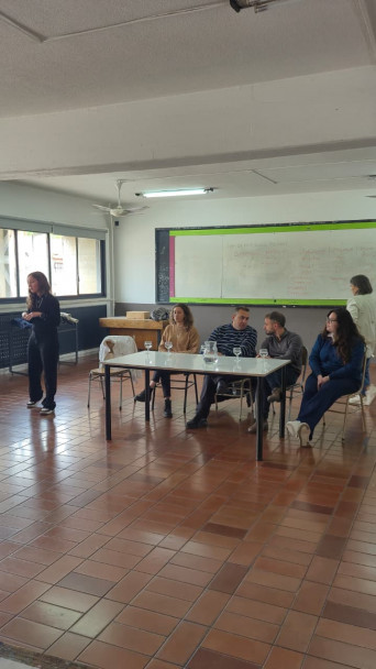 imagen La FCE participó del Panel de Profesionales en el Colegio Universitario Central