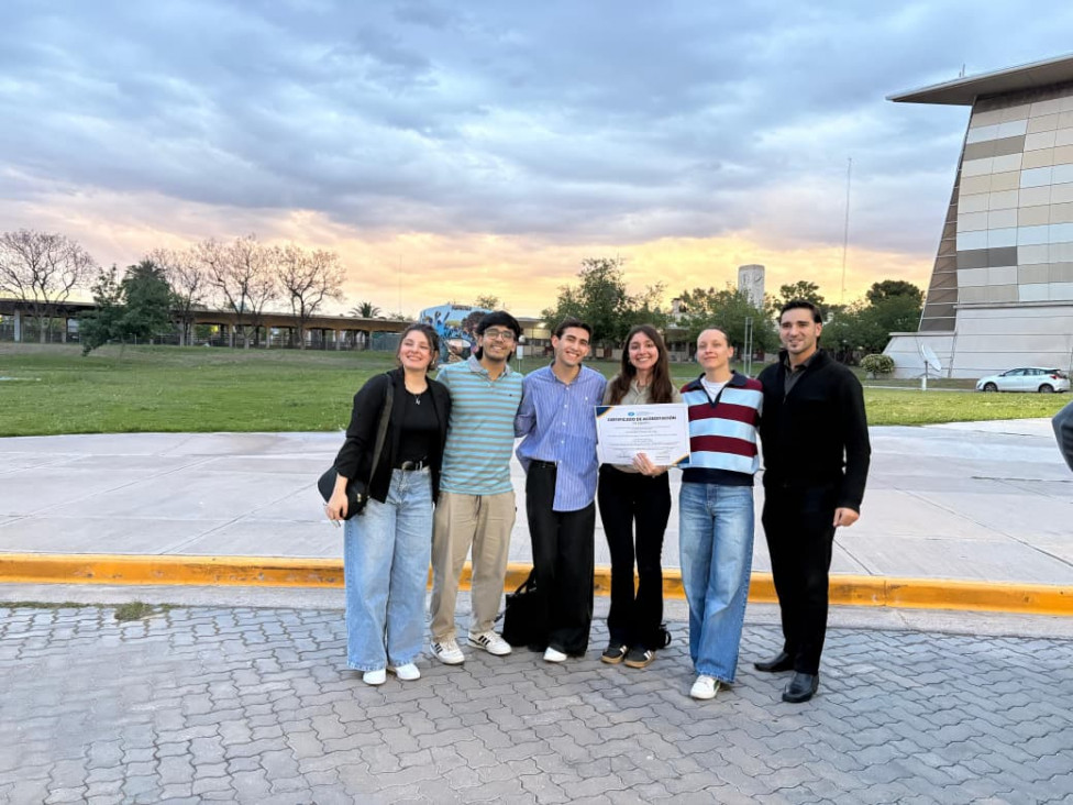 imagen El equipo de Ciencias Económicas inició su participación en el Mundial de Estudiantes de Administración 2026