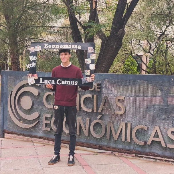 imagen La Facultad celebra a sus nuevos egresados/as
