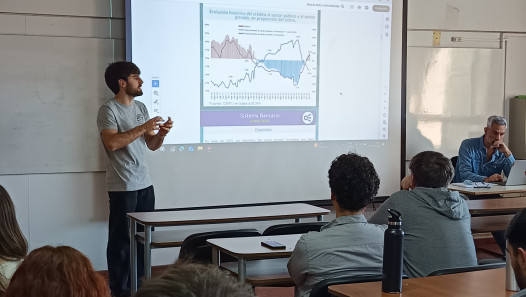 imagen Investigadores del Observatorio Económico Regional Urbano realizaron la exposición de sus informes