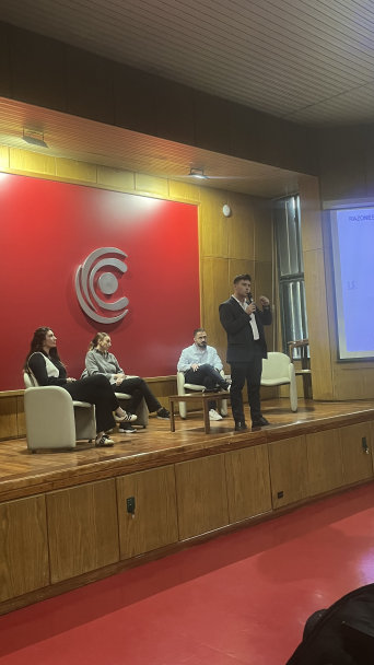 imagen Workshop sobre Inversiones y Financiamiento: destacados referentes compartieron su experiencia en la FCE
