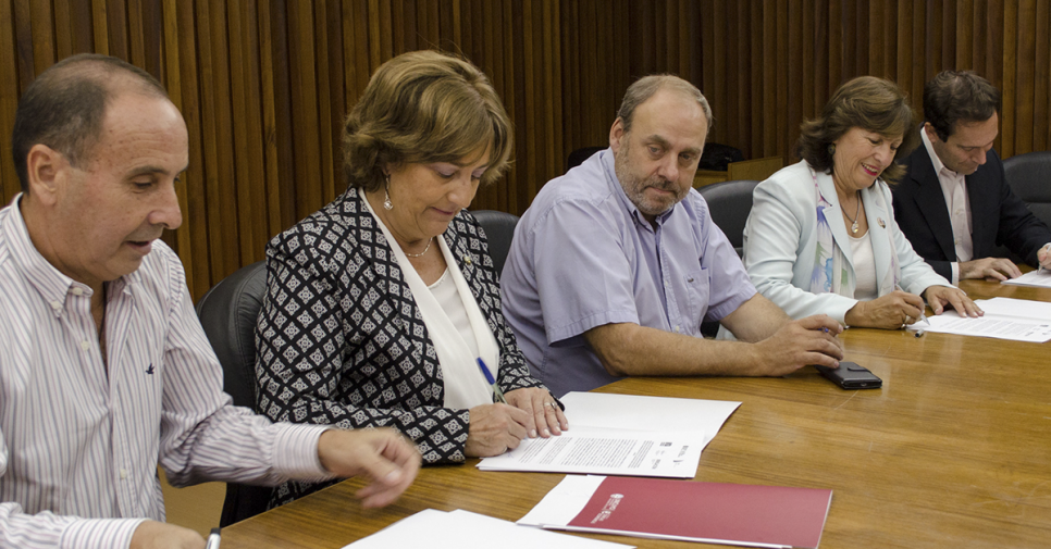 imagen La Facultad de Ciencias Económicas firmó convenio de cooperación técnica para prospección hídrica