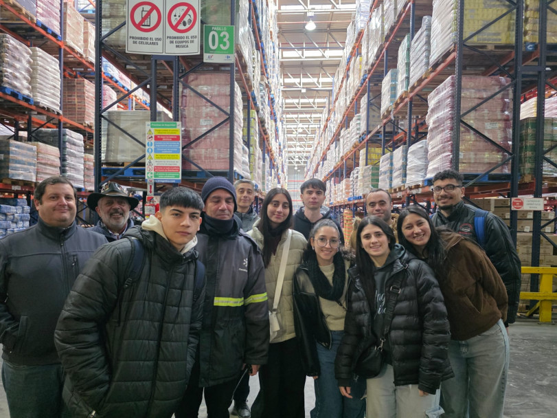 imagen Estudiantes de la Licenciatura en Logística realizaron su viaje de estudio a Buenos Aires