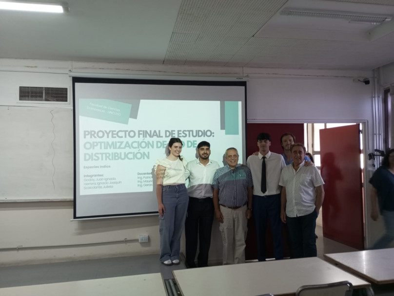 imagen La Facultad celebra a sus nuevos egresados/as