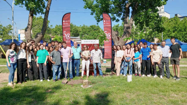 imagen La Sede San Rafael plantó árboles en conmemoración por el 50° aniversario