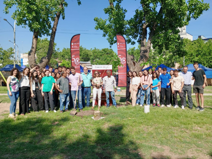 imagen La Sede San Rafael plantó árboles en conmemoración por el 50° aniversario