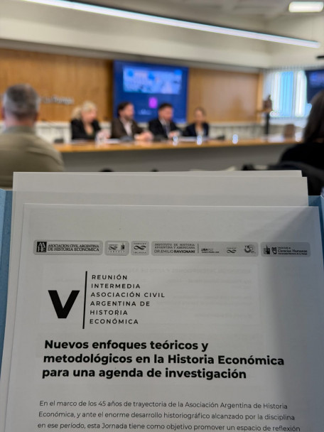 imagen La Profesora Patricia Olguin participó de la 5° reunión intermedia de la AAHE