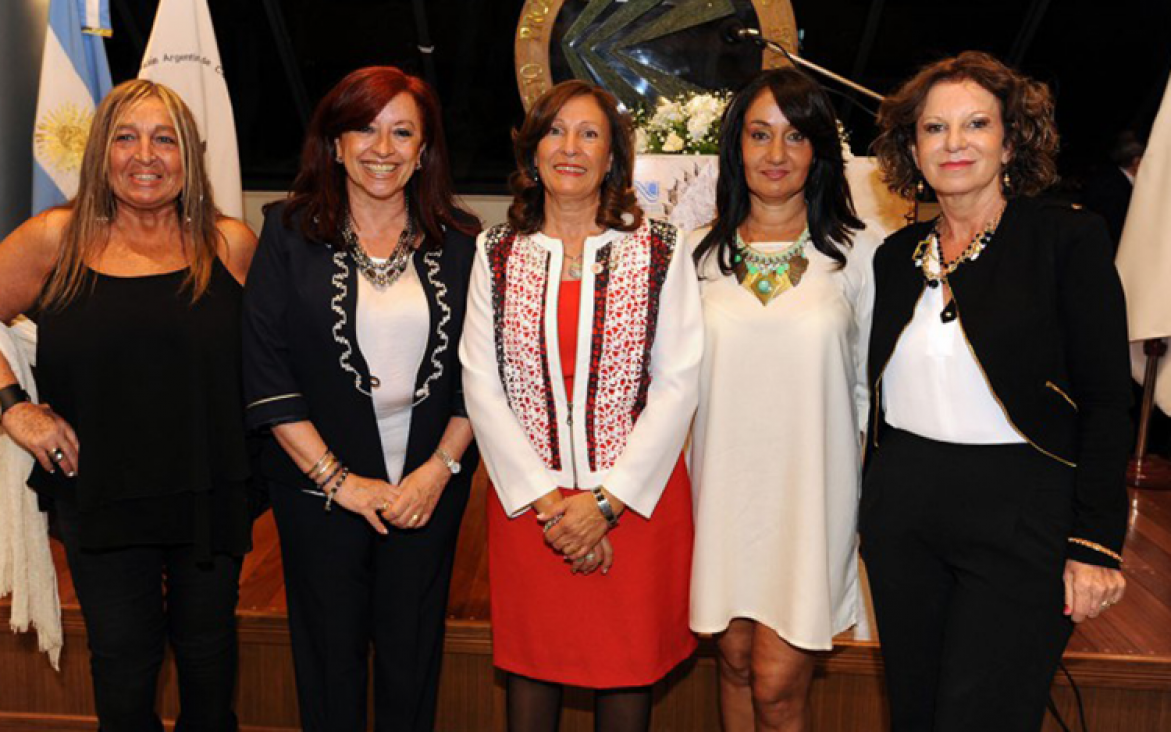 imagen Mujeres Profesionales distinguidas por el Consejo Profesional de Ciencias Económicas