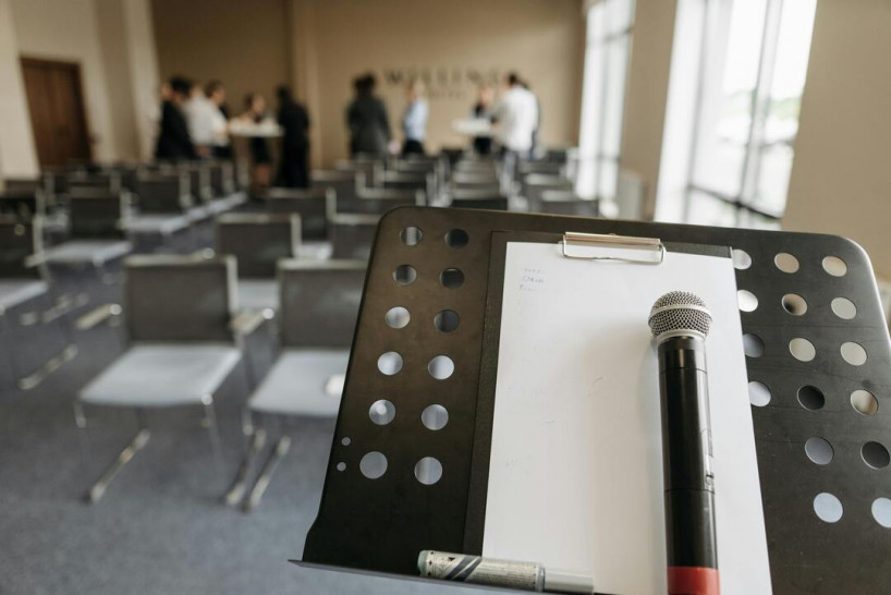 imagen Participá del Seminario "Caminos hacia la integración: el efecto de los aprendizajes en profesiones con escasez de personal para el empleo de refugiados".