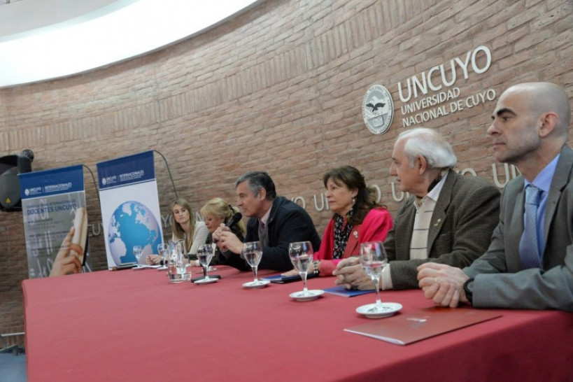 imagen Convocatoria Programa Doctorar en el Extranjero de la UNCUYO. 2016- 2019