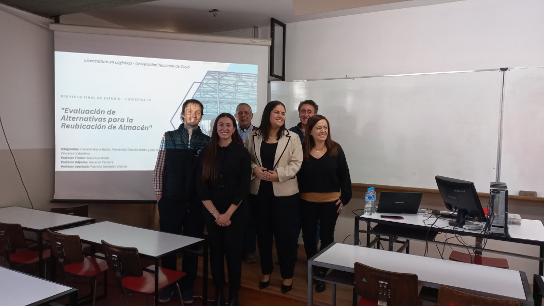 imagen La Facultad celebra a sus nuevos egresados/as