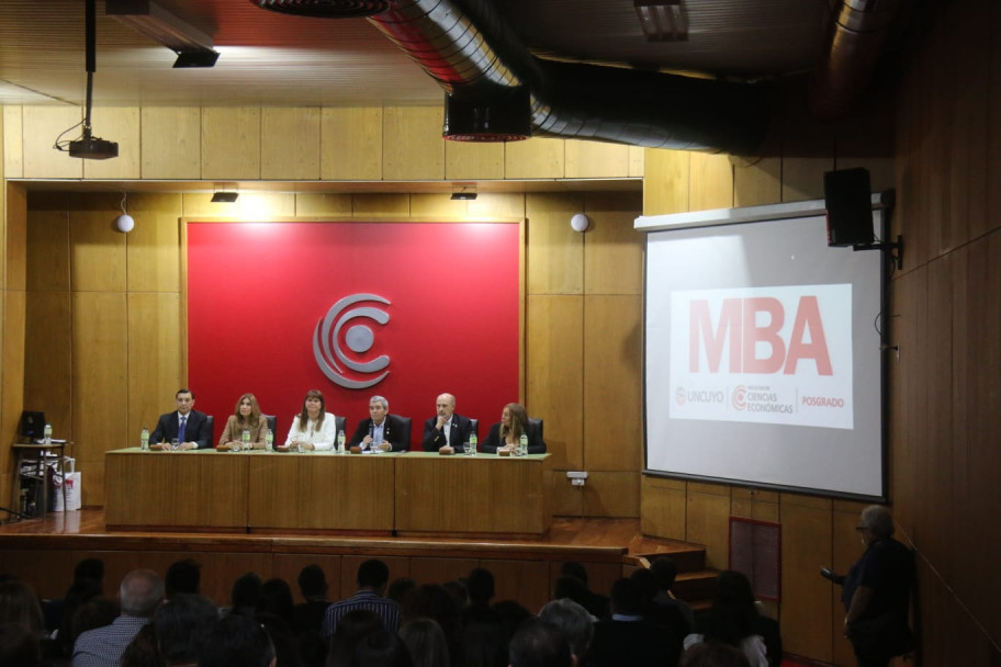 imagen Acto Final de cursado de Maestría en Administración de Negocios | MBA