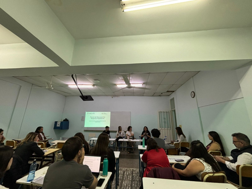 imagen Se realizó el Panel de Empresarios Familiares en General Alvear