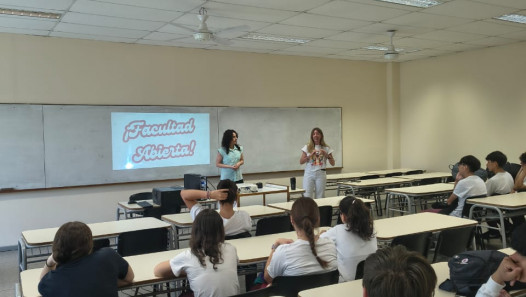 imagen  Recibimos a estudiantes del Colegio Santo Tomás Moro