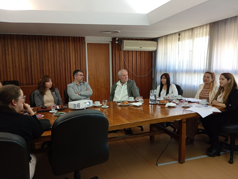 imagen El Centro de Planificación y Estrategia (CEPE) de Paraguay visitó nuestra facultad