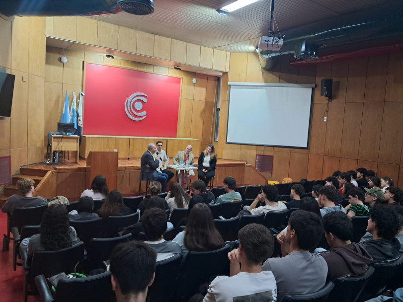 imagen Administración en Acción: visita de referentes y acciones de vinculación con el medio: encuentro con Jorge Parera, CEO de Cadena de Farmacias CHESTER