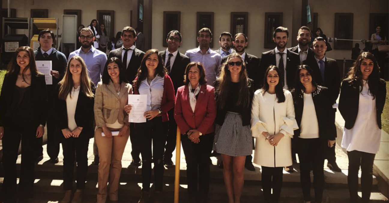 imagen "Ser egresados de la Facultad de Ciencias Económicas es un orgullo"