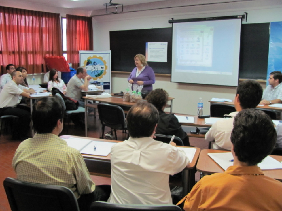 imagen EMPRETEC dicta un taller de desarrollo para emprendedores