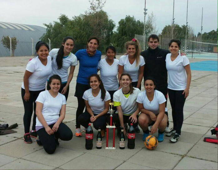 imagen El equipo de fútbol femenino de la Facultad ganó torneo el fin de semana