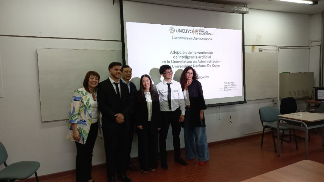 imagen La Facultad celebra a sus nuevos egresados/as
