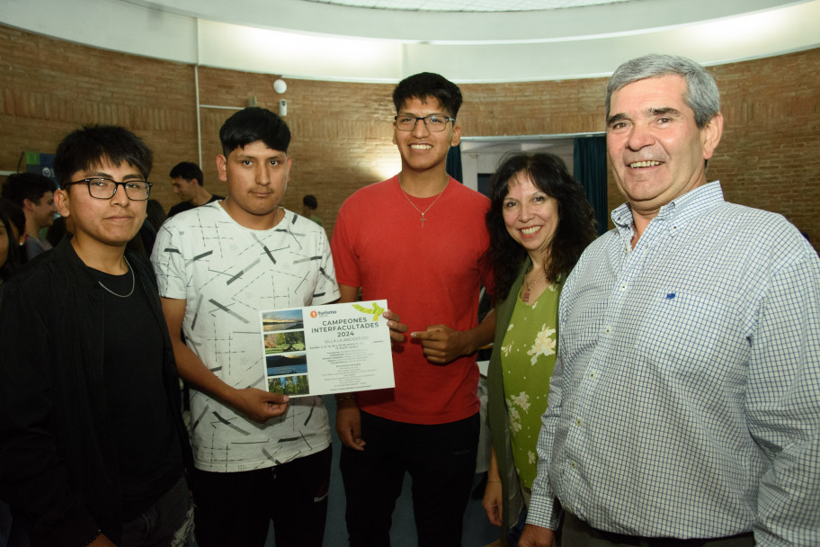 imagen Nuestra Facultad recibió el trofeo de las Olimpiadas Interfacultades 2024