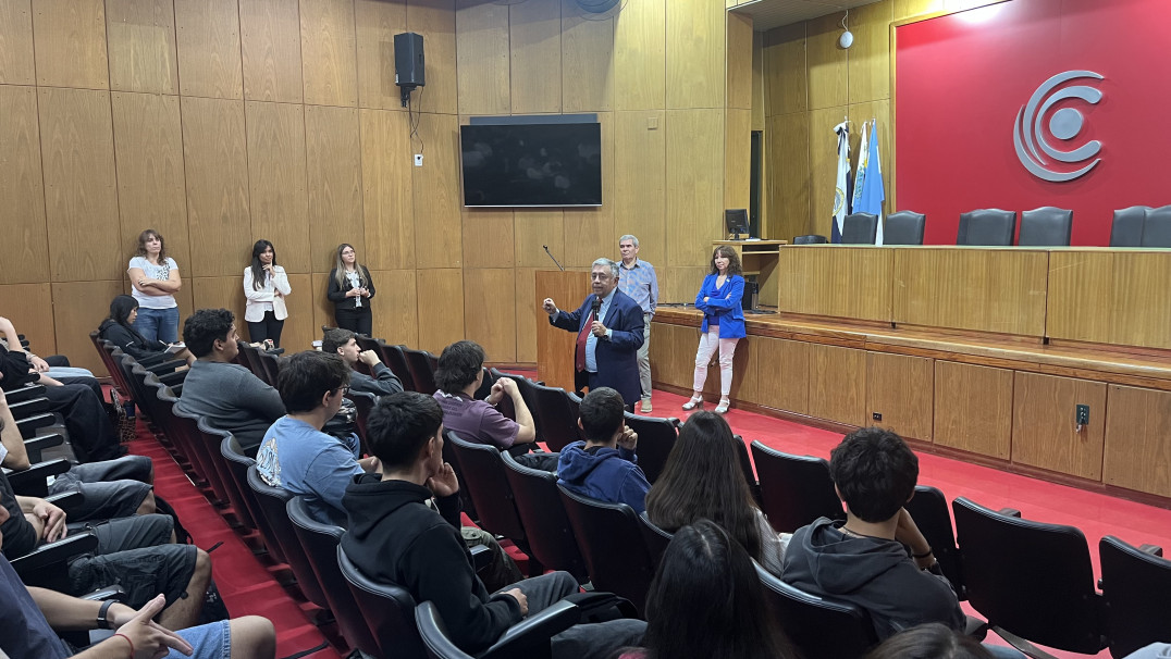 imagen La facultad recibió a sus nuevos estudiantes en las jornadas de Introducción a la Vida Universitaria