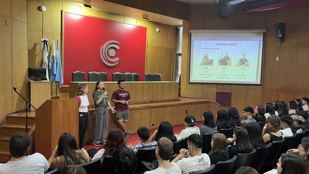 imagen La facultad recibió a sus nuevos estudiantes en las jornadas de Introducción a la Vida Universitaria