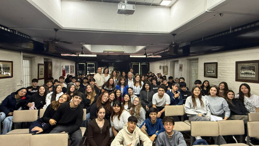 imagen Autoridades de la Facultad se reunieron con estudiantes y docentes de la Escuela de comercio Martín Zapata para fortalecer la articulación educativa