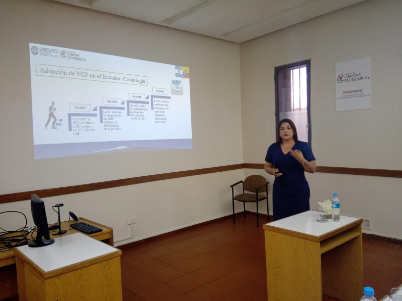 imagen Patricia Saltos defendió su tesis doctoral