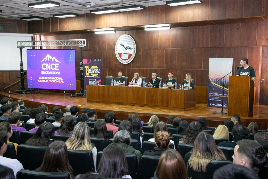 imagen Miles de estudiantes participaron del Congreso Nacional de Ciencias Económicas