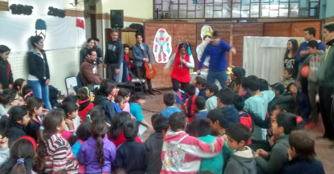 imagen Licenciados en Administración solidarios festejaron el día del niño en Lavalle
