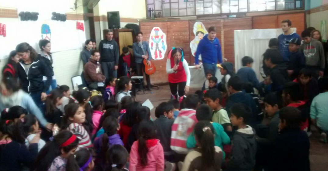 imagen Licenciados en Administración solidarios festejaron el día del niño en Lavalle