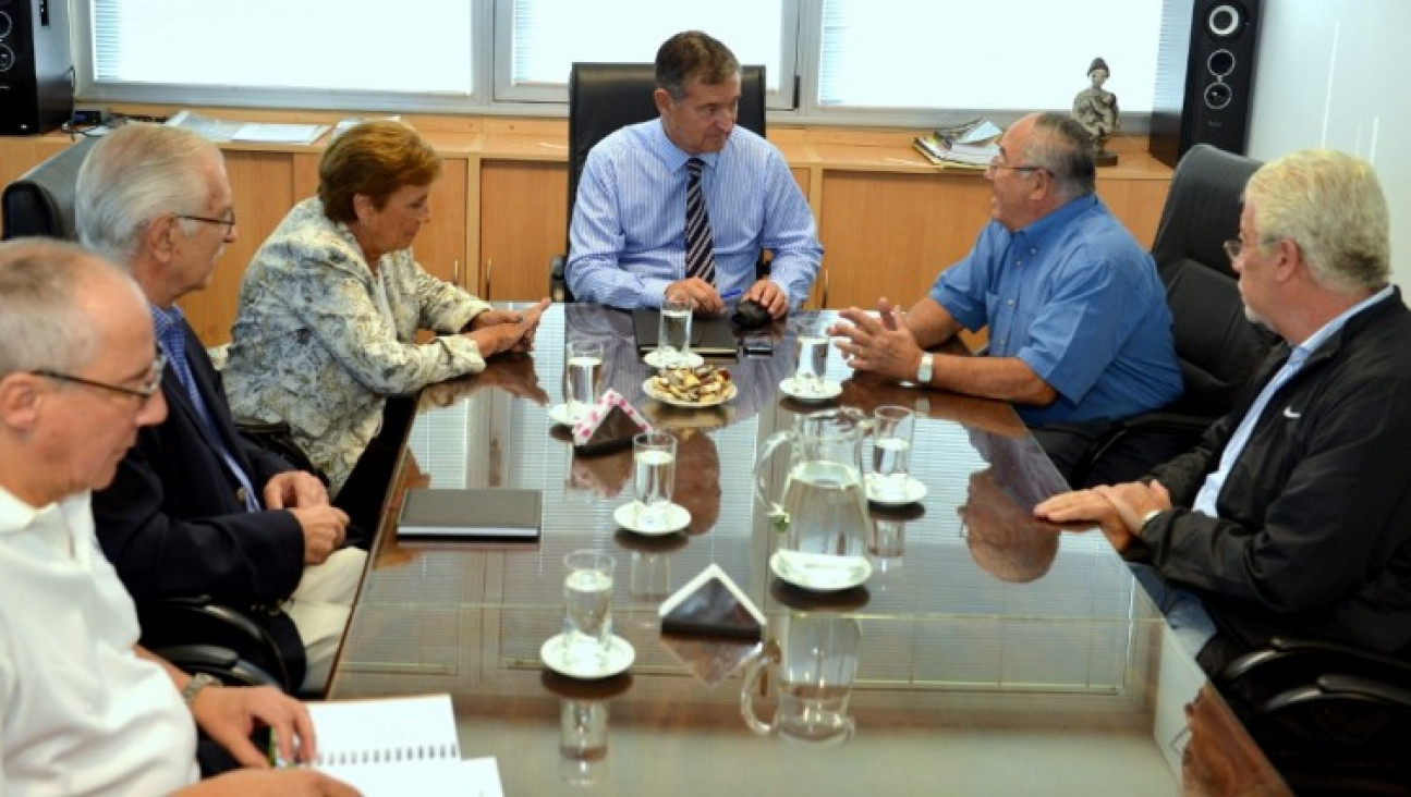 imagen Ex rectores de la UNCuyo se reunieron con Pizzi y expresaron su apoyo en el conflicto por terrenos