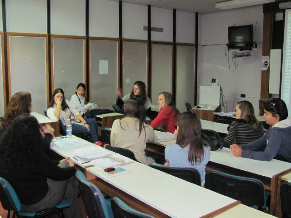 imagen Estudiantes extranjeros fueron recibidos en la Facultad