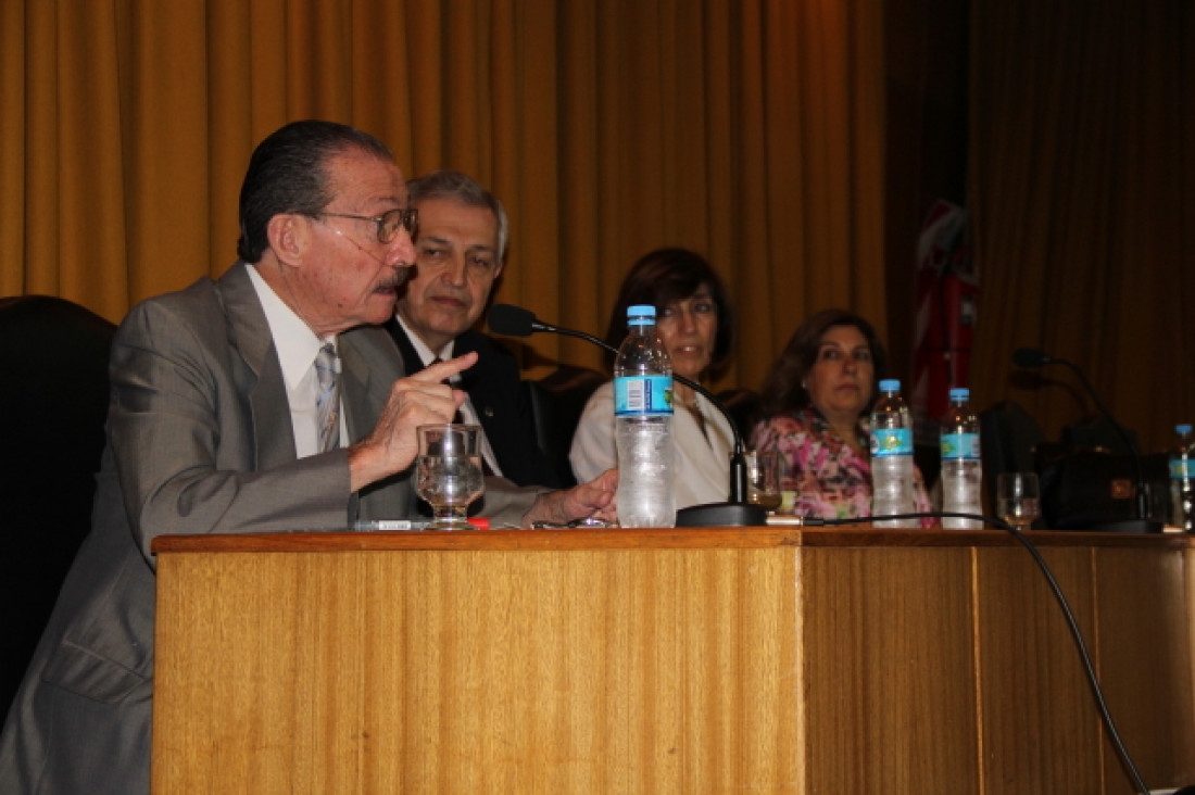 imagen Sarmiento García expuso en el comienzo del Doctorado en Ciencias Económicas