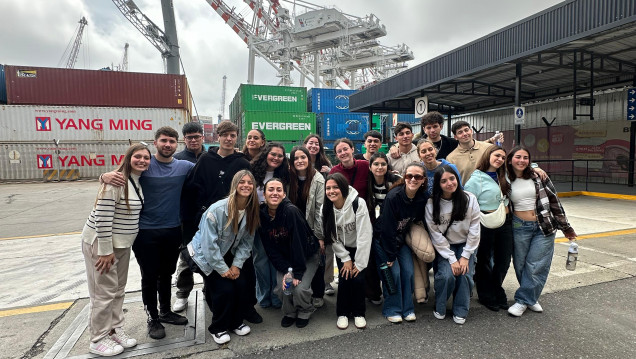 imagen Estudiantes de Logística realizaron su viaje de estudios por Buenos Aires